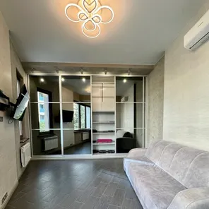 5, 5 этаж, Скай1